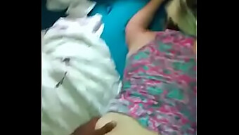 Amateur Disfruta De La Penetración Anal Y El Orgasmo En La Posición Del Perro