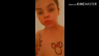 Une Adolescente Aux Gros Seins Et Au Gros Cul Se Masturbe Dans Une Vidéo Solo