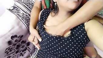 Indian Housewife Riyaji Bansalji Gets A Sensual Massage From Her Servant