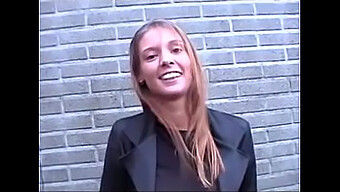 Stephanie Dari Belgium Mendapat Seks Dalam Kereta Dalam Video Hd.