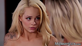 Elsa Jean, Seorang Blonde Cantik, Menikmati Permainan Solo Dan Meramas