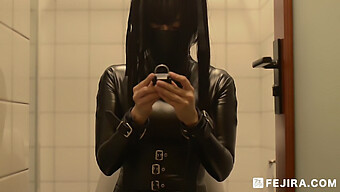 Fejira和leather女孩探索bdsm和自我束缚,以获得强烈的高潮