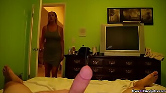 Video Pov Của Một Bà Mẹ Tròn Trịa Tự Sướng Khi Xem Một Chàng Trai Trẻ