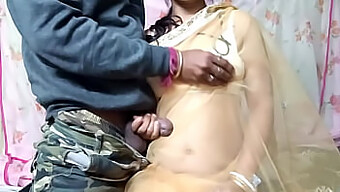 Un Semental Británico Domina A Una Adolescente India En Un Video Casero De Xnxx