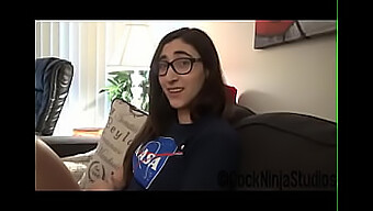 Adik Tiri Muda Yang Nerd Dipaksa Untuk Berhubungan Seks Untuk Perjalanan Spacecamp - Addy Shepherd