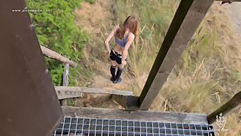 Deutsche Amateurin Versteckt Kamera Für Pov Outdoor Teen Masturbation