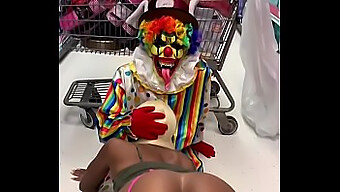 Cosplay Clown Gets Oral Treatment In Party City