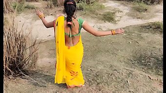 Indian Teen'S Natural Assets On Display In Outdoor Public Encounter