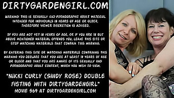 Sindy Rose Og Donna Flower I Intens Fisting-Action