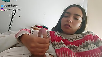 Linda Adolescente Da Una Mamada Intensa, Haciendo Que El Primo Paso A Paso Se Corra Dos Veces