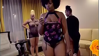 Ebony Shemale Dominerer Eldre Hvit Mann I Vegas Med Ekstrem Nytelse