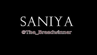 Saniya Kitty的裸体扭动表演,精液喷射