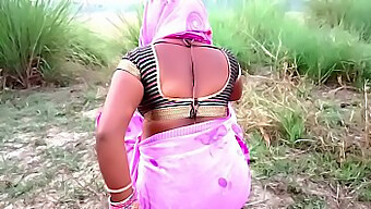 La Visite À La Ferme De La Belle-Mère Indienne Se Transforme En Une Session De Baiser Passionné