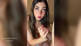 Video Pov Của Cô Em Gái Nhỏ Bé Được Bôi Dầu Để Quan Hệ Tình Dục