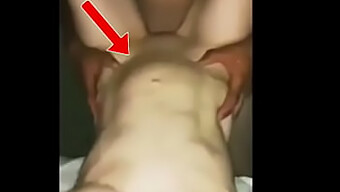 Irklararası Çiftin Sert Seks Seansı Sıcak Bir Cuckoldry Ilişkisine Dönüşüyor