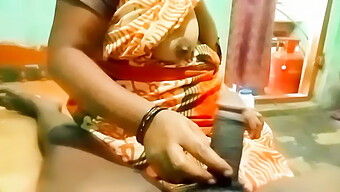 Indian Aunt'S Intimate Home Video With Wife Sharing And Close-Up Shots