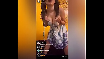 Sesión Espontánea De Instagram Live De La Celebridad Adolescente