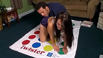 Yaz Twister Szórakozása: Játékos Videó #Yazplay