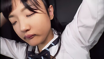 Japansk Tenåring Får Fantastisk Creampie I Viral Hybelvideo