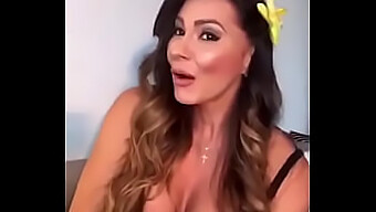 Esperanza Gomez, Uma Beleza Colombiana, Se Despe Na Indústria Pornô.